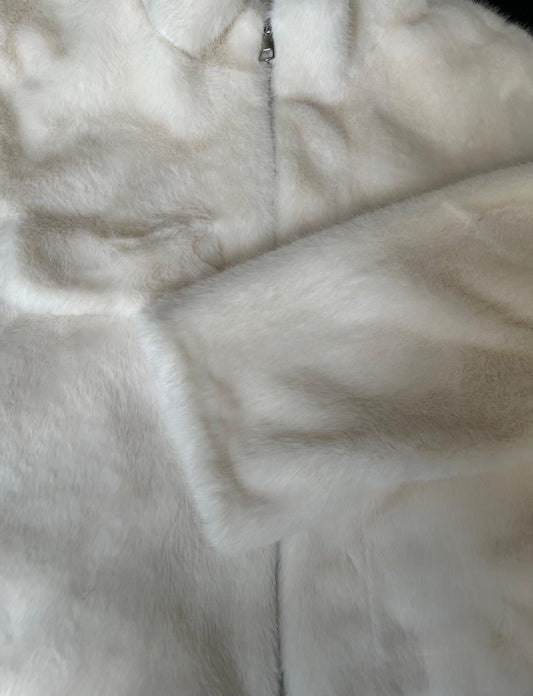 Pelliccia Corta Soft Luxe – Bianco Latte